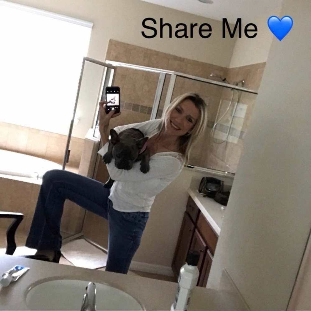 ALMOST 300K! PLEASE HELP xo LIKE NEW TILE ❤️ 🐶🍀 - Picture 4 of 10